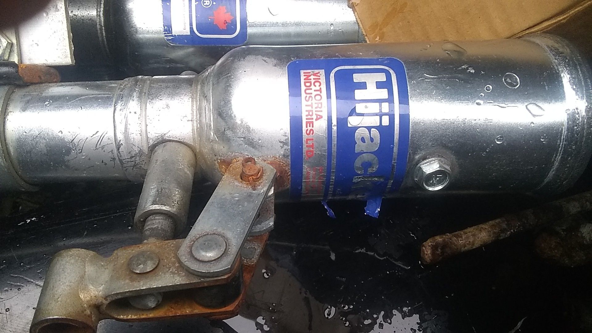 Hijacker lift I have four jacks for a camper near pretty much brand new l hydraulic pump liffts like brand newl no issues