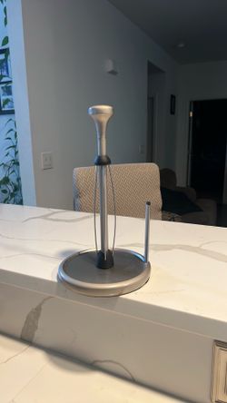 Paper towel holder