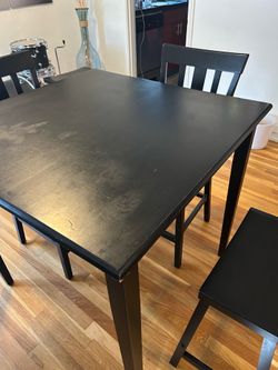 Kitchen table, chairs and bar stools