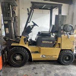 Forklift 