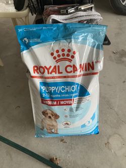 Royal Canin Medium Puppy Dry Dog Food, Size Health Nutrition