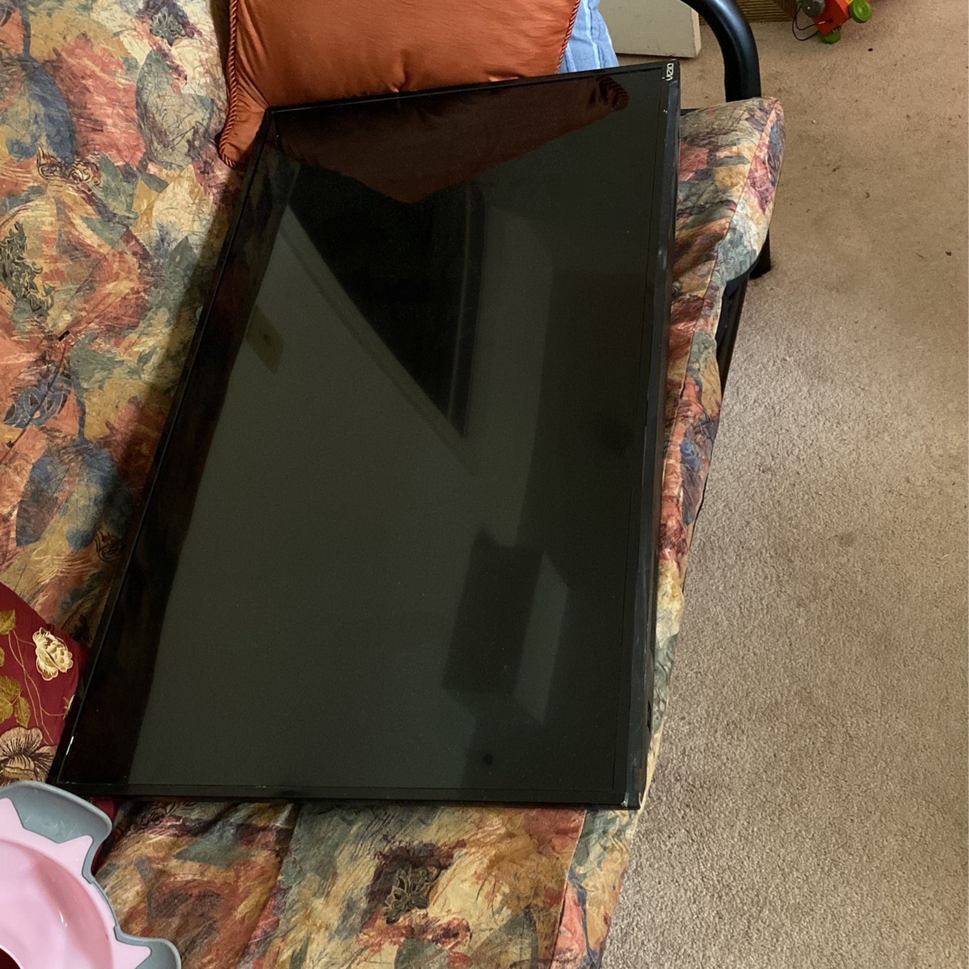 43 INCH COLOR VIZIO TV NOT SMART