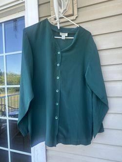 Vintage Green Silk Button-down Shirt from Hong Kong. Size Medium. Authentic 