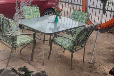 Patio Table With chairs