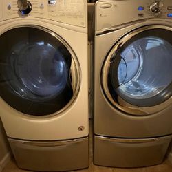 Whirlpool Duet Front Load Washer & Gas Dryer Set - 4.5 cu ft Washer + 7.4 cu ft Steam Dryer - Works Great!