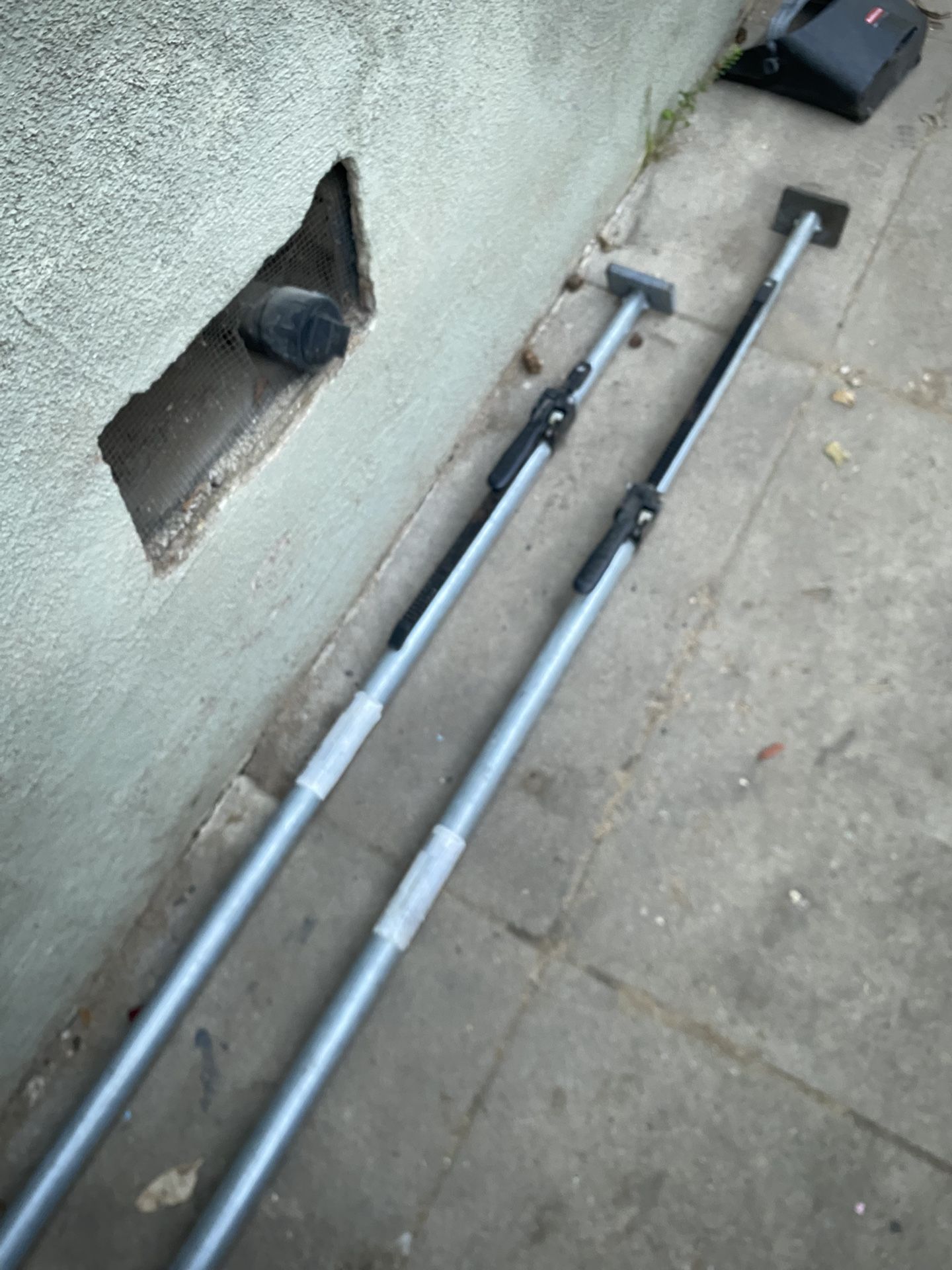Drywall Ceiling Jack Lift. Works Perfectly $40 For The Set.