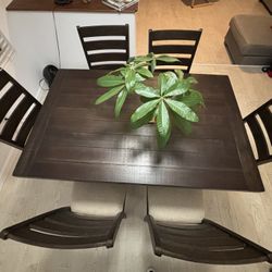 Dining Table Set