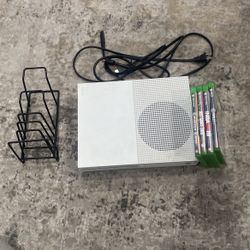 Xbox Series 1 With Games And Stand 