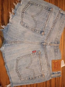 Woman's levis 501 shorts