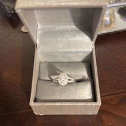 14K White Gold Diamond Ring Size 9
