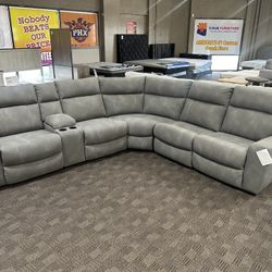 Power Reclining Sectional With Adjustable Headrest