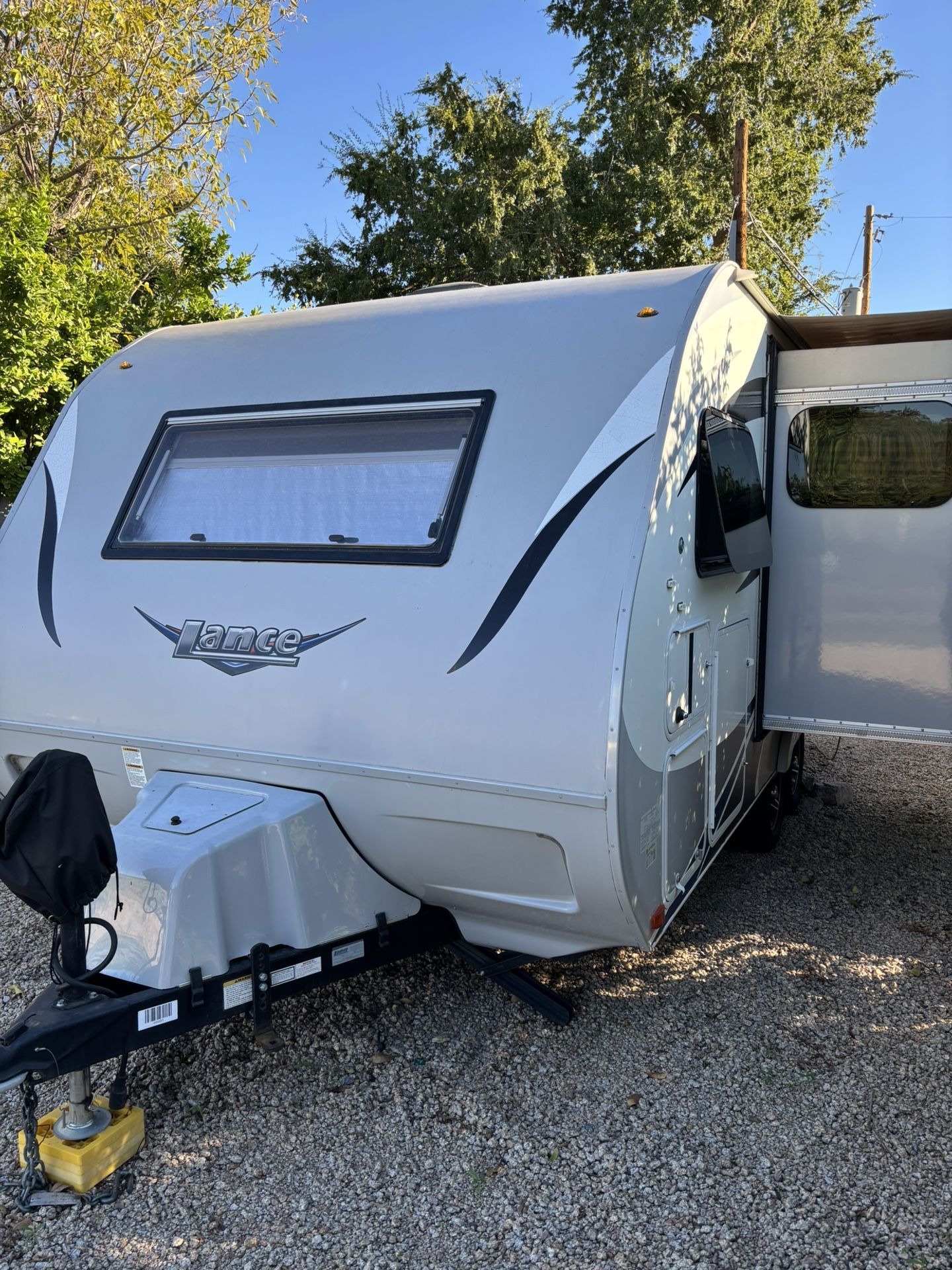 2017 Lance Travel Trailer 1685
