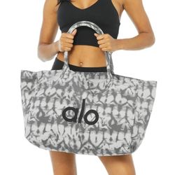 Alo Yoga Shopper Tote Bag 