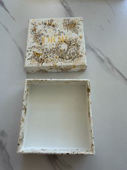 Dior Gift Box White Gold Floral holiday limited edition