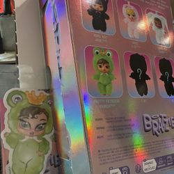 Bratziez  Green Frog (Open Box )