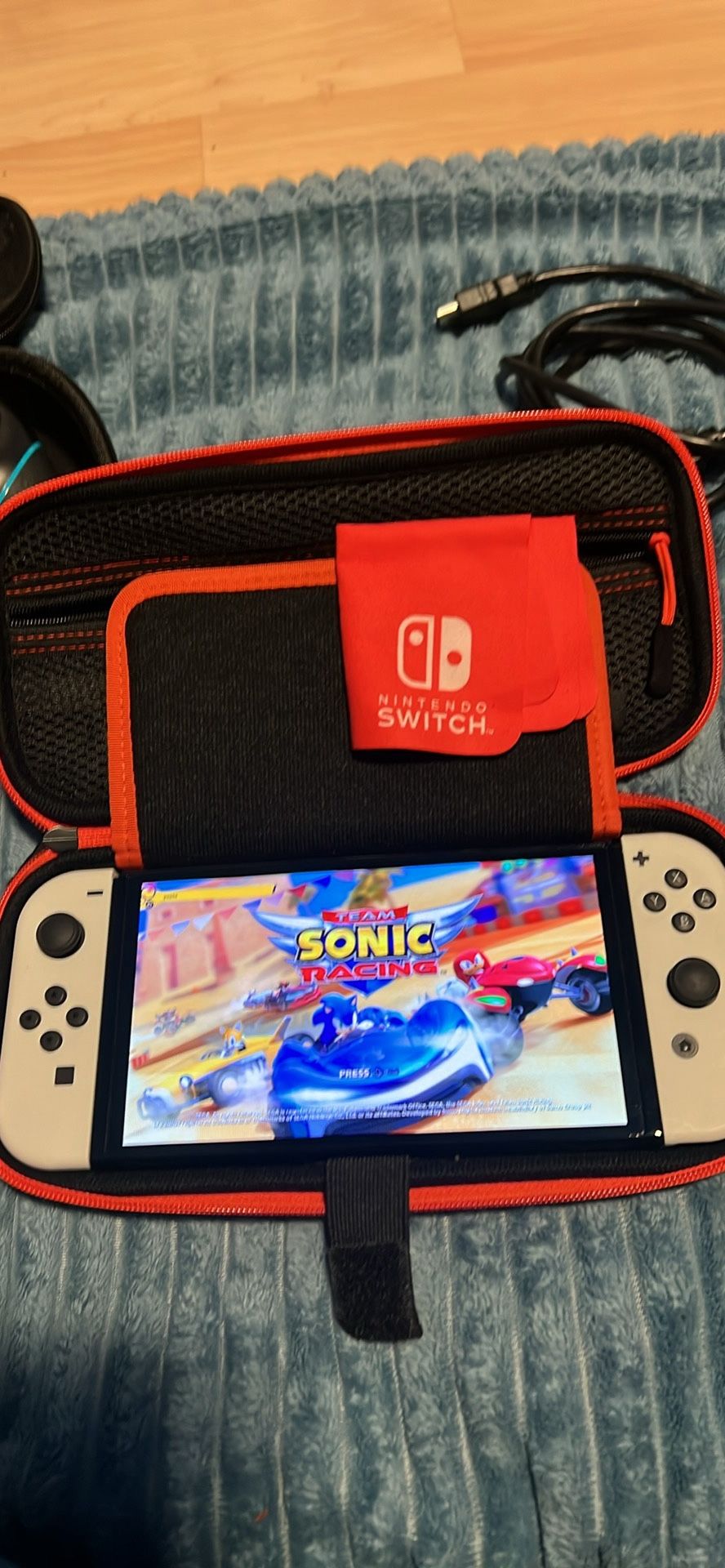 NINTENDO SWITCH OLED WITH DOCKING STATION, EXTRA CONTROLLER, MEMORY CARD, TEAM SONIC RACING