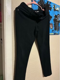 Pantalón seminuevo negro. Size 14 escolar  de niña.