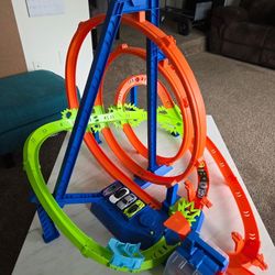 Hot Wheels Race Car Set
