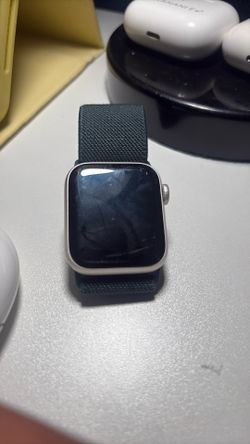 Apple Watch SE (GPS) (2nd Generation)