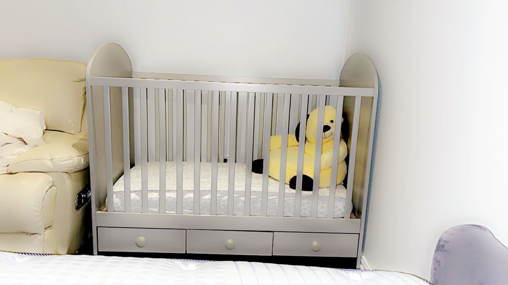 Never been used baby crib