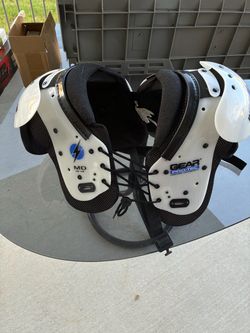 Gear Pro-Tec Football Shoulder Pads MD