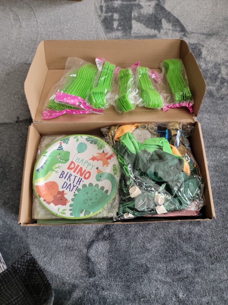 Birthday Party Supplies Dinosaurs