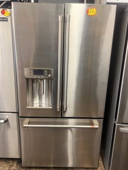Café 36” French Door Refrigerator 