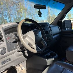 2010 Nissan NV2500 Cargo van 