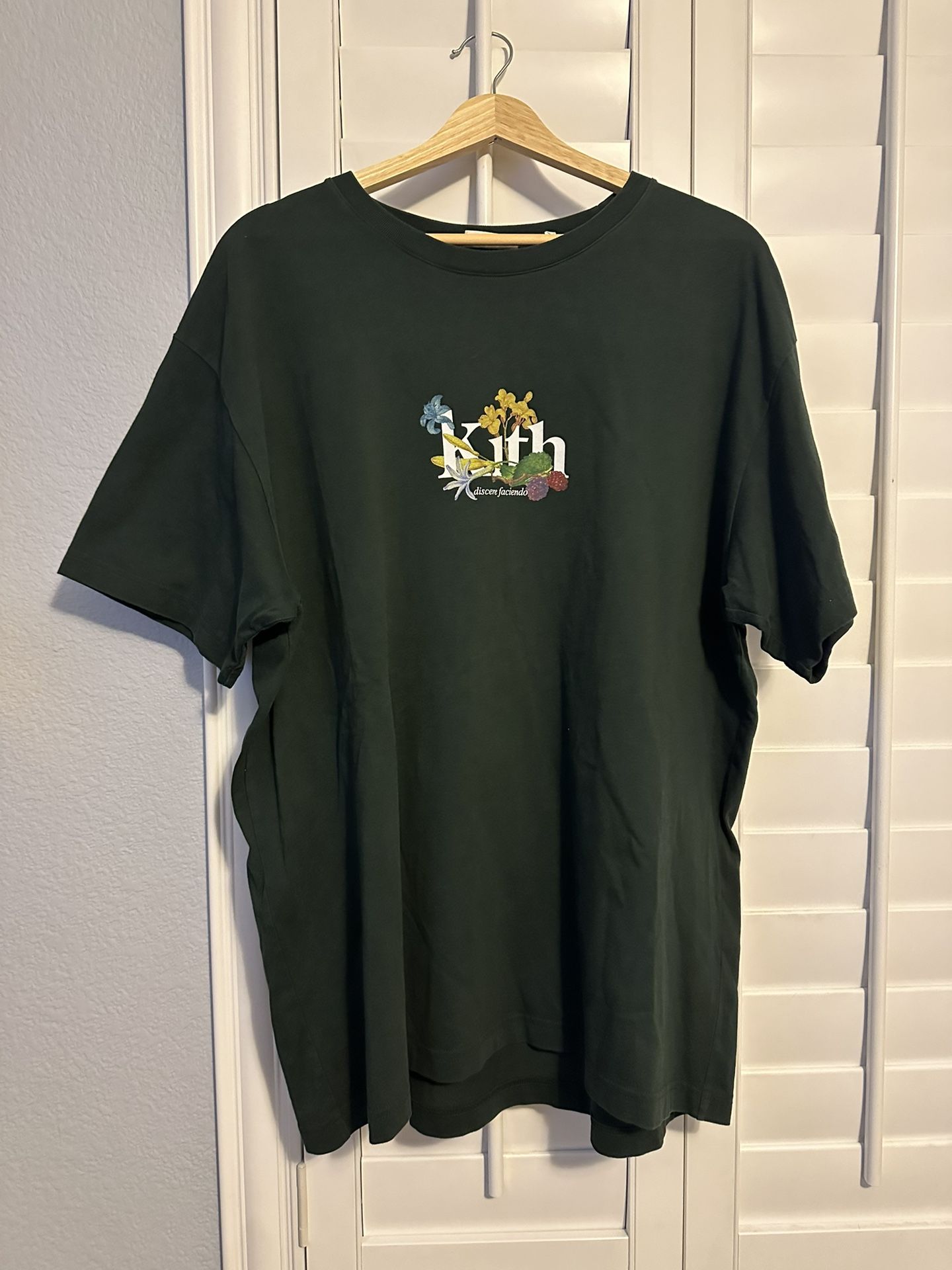 RETRO DESIGNER KITH DISCERE FACIENDO GRAPHIC PRINT OLIVE GREEN T SHIRT SIZE XL