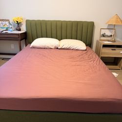 Tufted Upholstered Bed