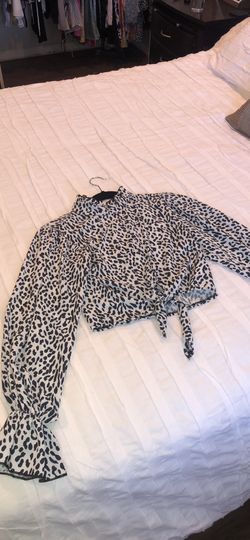 Pretty Little Thing Leopard Crop Top