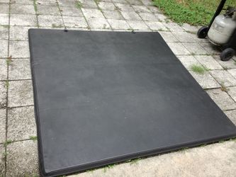 Trifold 5.5ft truck bed cover
