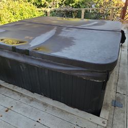 Used, operational, Hot Tub