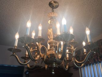 8 arm Light fixture. Pick up only