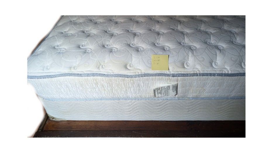 Serta Lombardy Perfect Night 3/4 Mattress Full Mattress & Simmons Box Spring Set