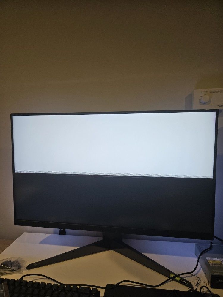 Gaming Monitor 4K UHD 144hz Damaged