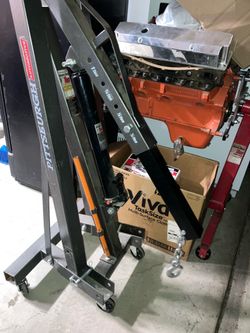 Engine hoist, cherry picker