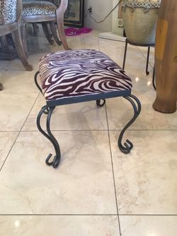 Zebra ottoman