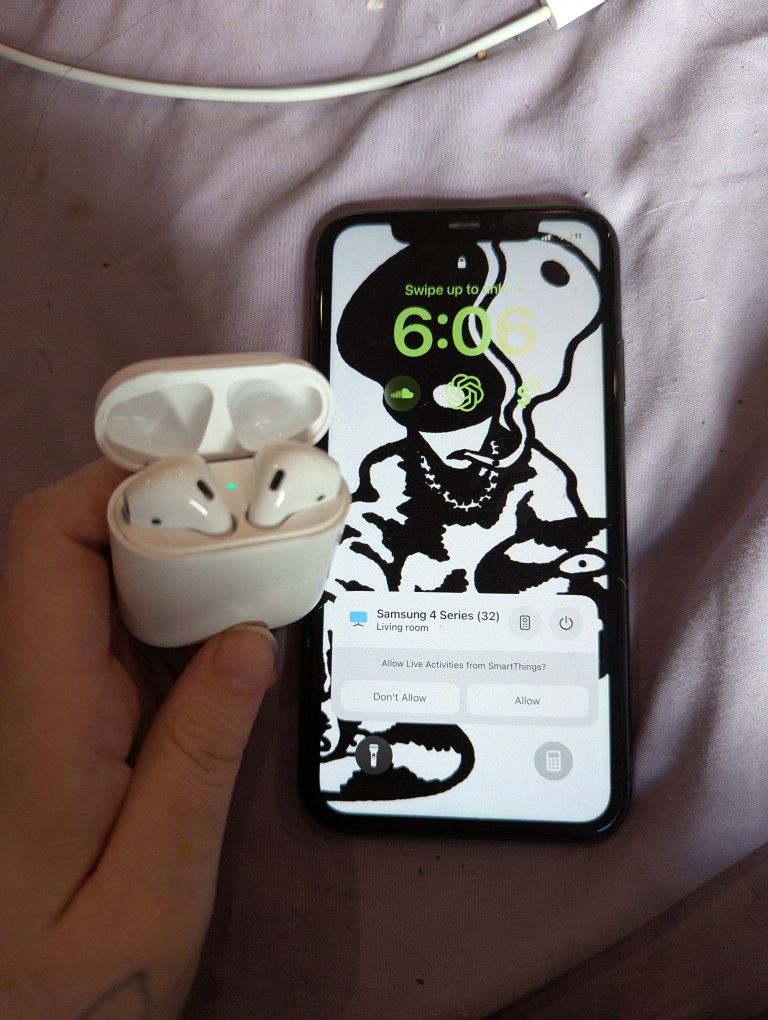 Iphone 11 & Airpods