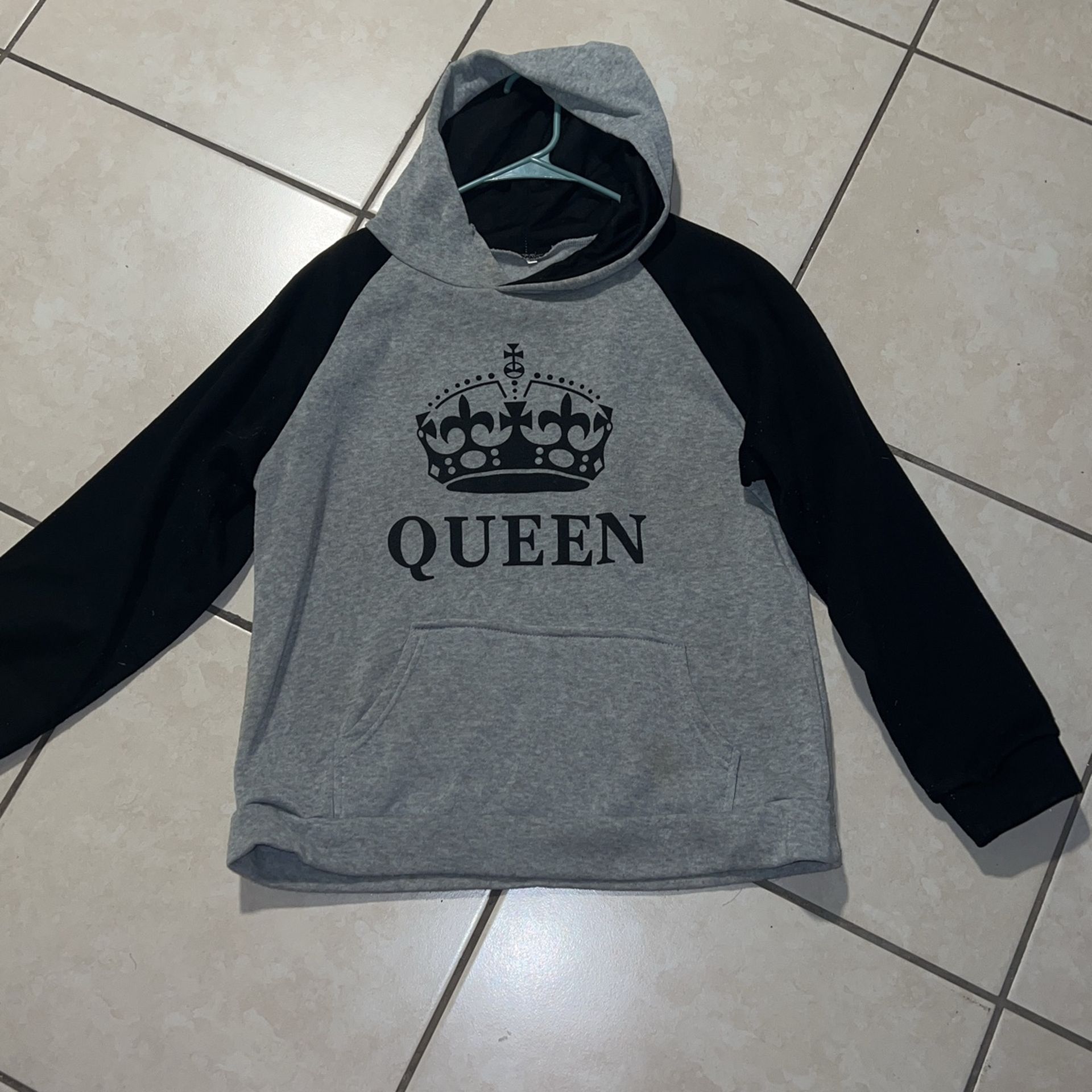 Queen Hoodie size XL $10 