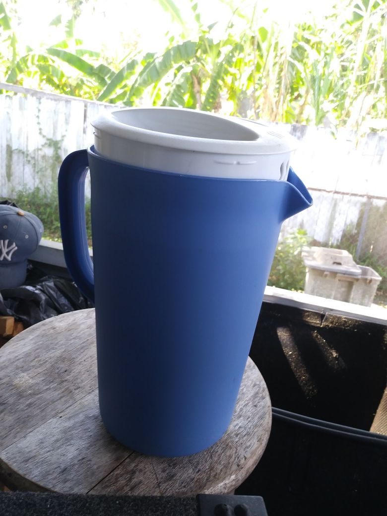 1 Gallon Topper Ware Refreshment Pitcher