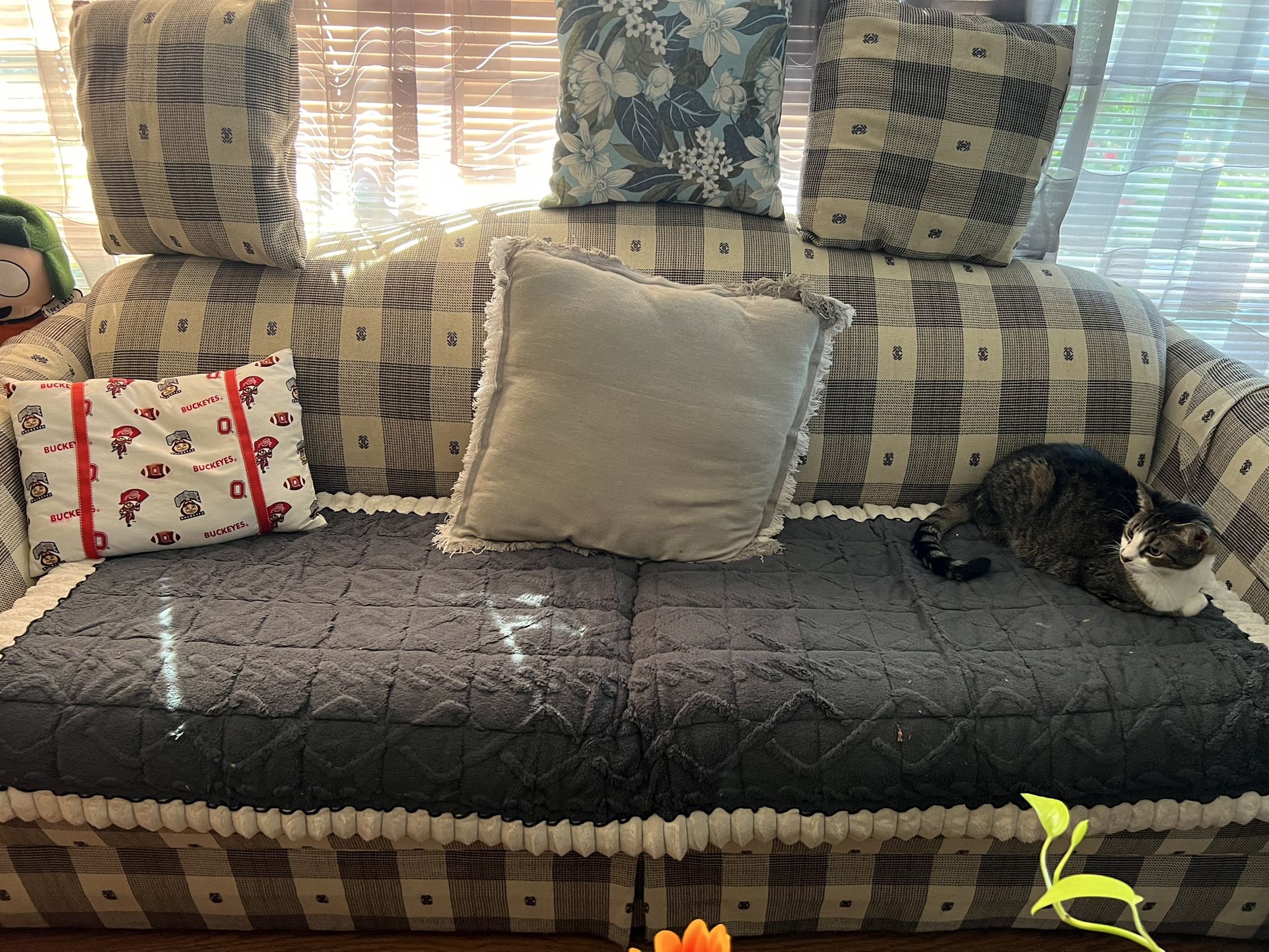 Lazy boy Sleeper Queen 