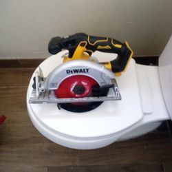 DeWalt Brushless Skill Saw