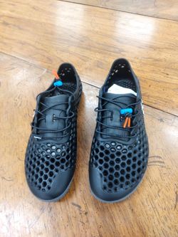 Vivobarefoot Finisterre Black Athletic Shoes Size 40EU