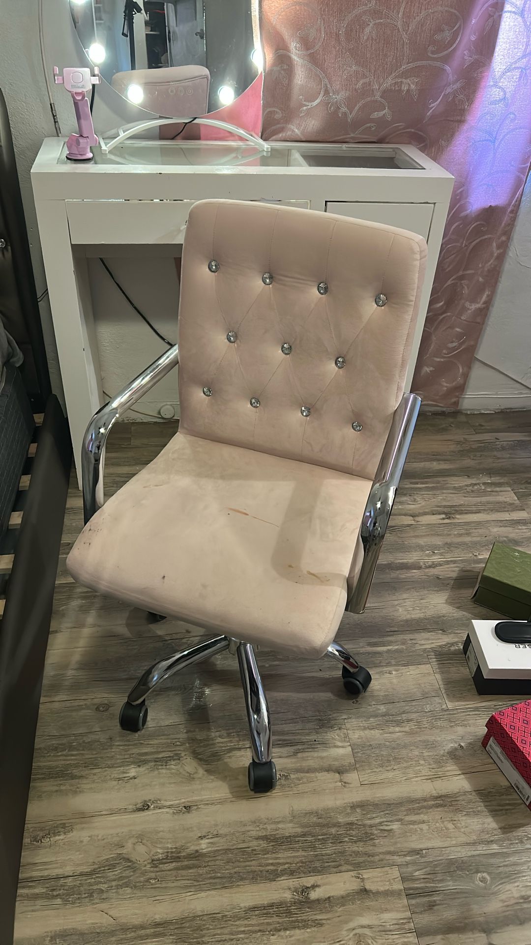 Vanity Chair Pink