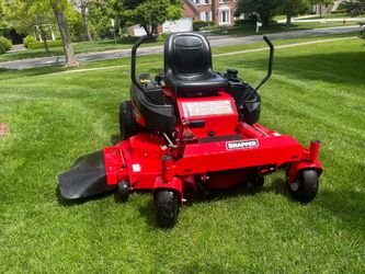 Snapper zero turn lawnmower with a 61 in deck and 24 HP Kawasaki Engine
