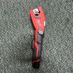 MILWAUKEE TUBE CUTTER W/BATTERY NO CHARGER SELLING FOR $139 ‼️