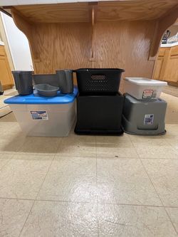 Mixed Plastic Storage Containers and Bins Lot