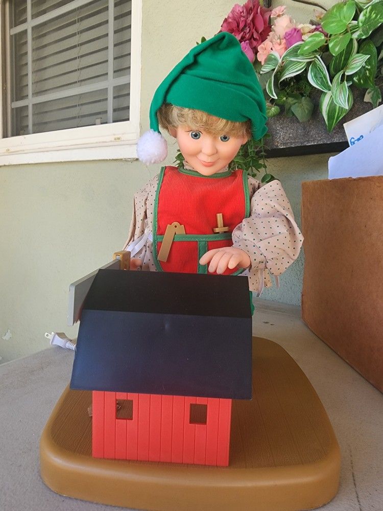 Vintage National Rennoc Santas Best Animated 16' Elf Working On Toy Barn