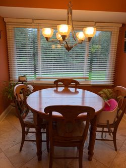Wood Table (extendable) and 6 chairs